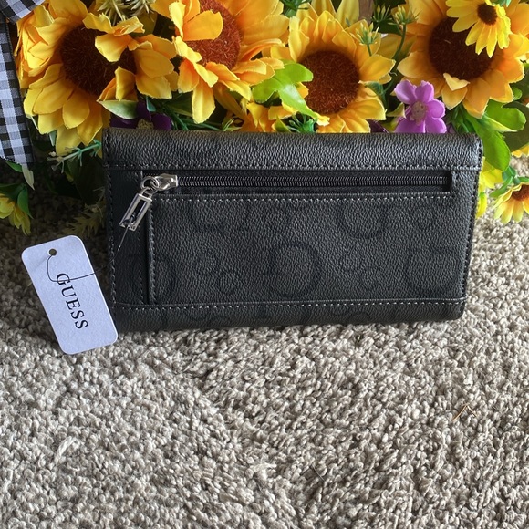NWT black guess wallet - Picture 2 of 7